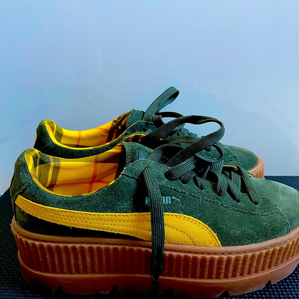 Hardly Worn Fenty Puma Creeper!